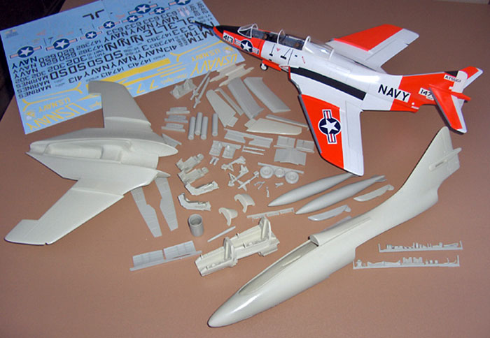 F9F-8T Cougar Trainer Preview (Fisher Models 1/32)